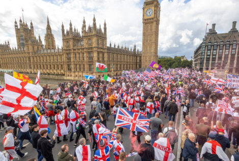 Decenas de policías heridos en una masiva manifestación «patriótica» en Londres