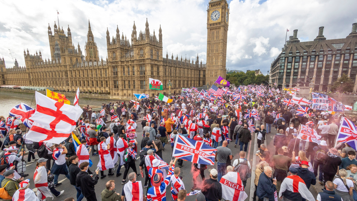 Decenas de policías heridos en una masiva manifestación «patriótica» en Londres