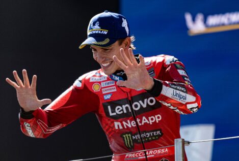 Marc Márquez brilla en Misano y acaricia el título de MotoGP
