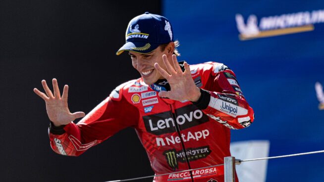 Marc Márquez brilla en Misano y acaricia el título de MotoGP