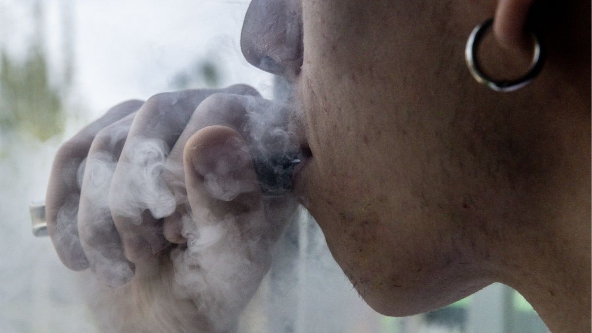 A nueve de cada diez familias les preocupa que sus hijos vapeen, y culpan a la venta libre