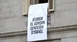 El Ayuntamiento de Barcelona cuelga carteles contra «el Gobierno genocida de Israel»