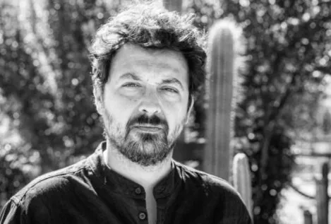 El escritor extremeño Francisco Serrano gana el Premio Tusquets de Novela 2025