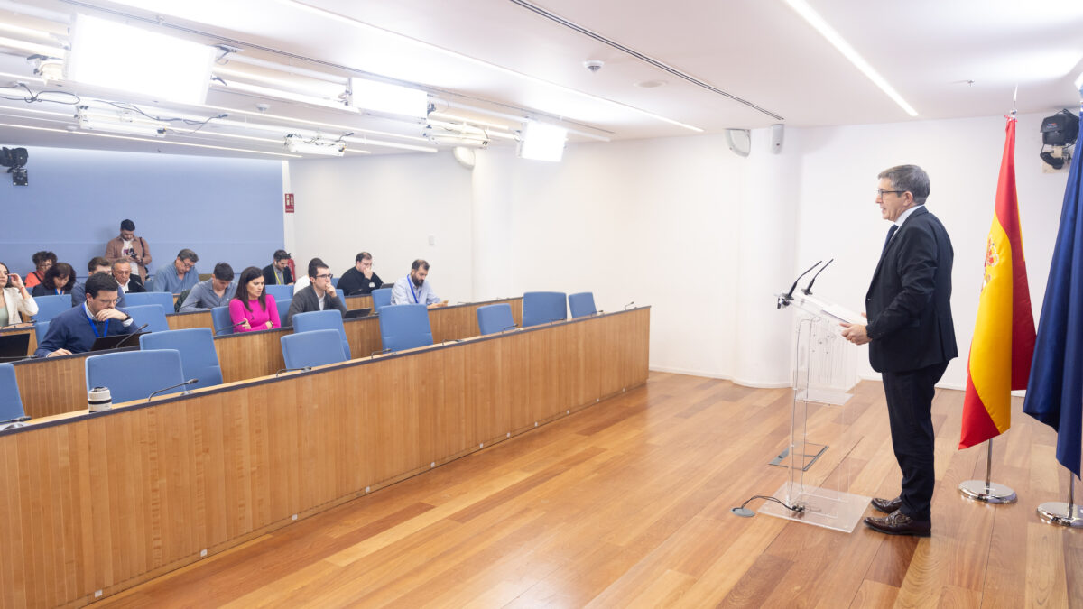 El Congreso perdona a cierta prensa ‘sanchista’ al aplicar las normas sin efectos retroactivos