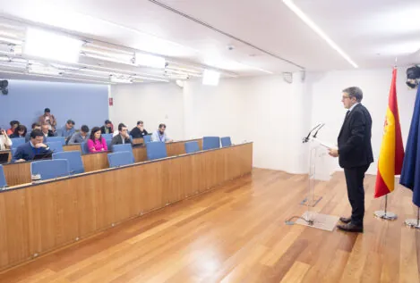 El Congreso perdona a cierta prensa 'sanchista' al aplicar las normas sin efectos retroactivos
