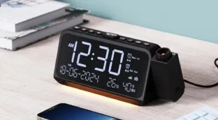 Despierta con estilo: relojes proyectores que iluminan tus mañanas