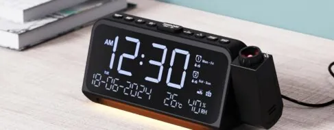 Despierta con estilo: relojes proyectores que iluminan tus mañanas