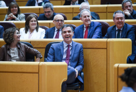 Sánchez y Montero huyen del Senado pese a la nueva norma contra las ausencias