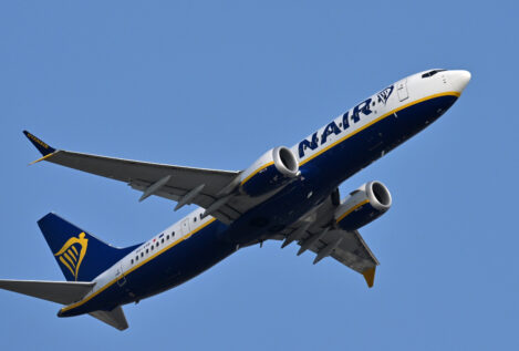 Ryanair amenaza con recortar un millón de plazas más en sus vuelos a España en verano