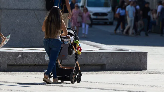 Madrid acoge dos manifestaciones a favor y en contra de la gestación subrogada este sábado