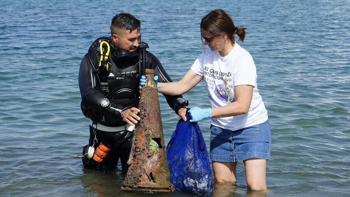 Más de 2.000 voluntarios extraen tres toneladas de residuos del litoral español