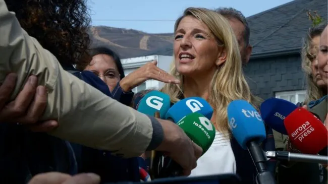 Yolanda Díaz oculta la comitiva de sus viajes veraniegos a Senegal, Ginebra, Roma y París