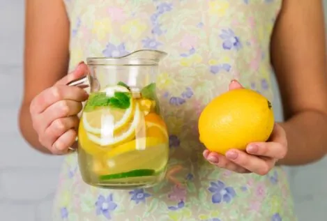 Por qué deberías empezar a comer limón (casi) todos los días: así mejorará tu salud