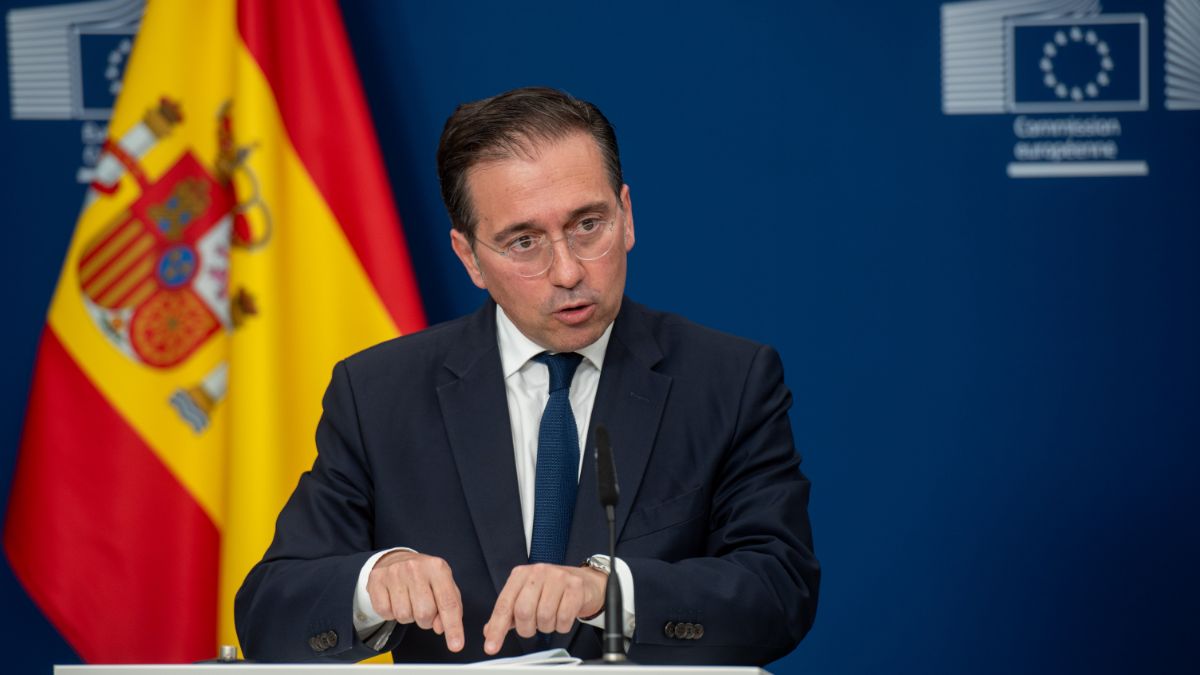 Albares acusa al PP de «boicotear» la oficialidad del catalán en la UE