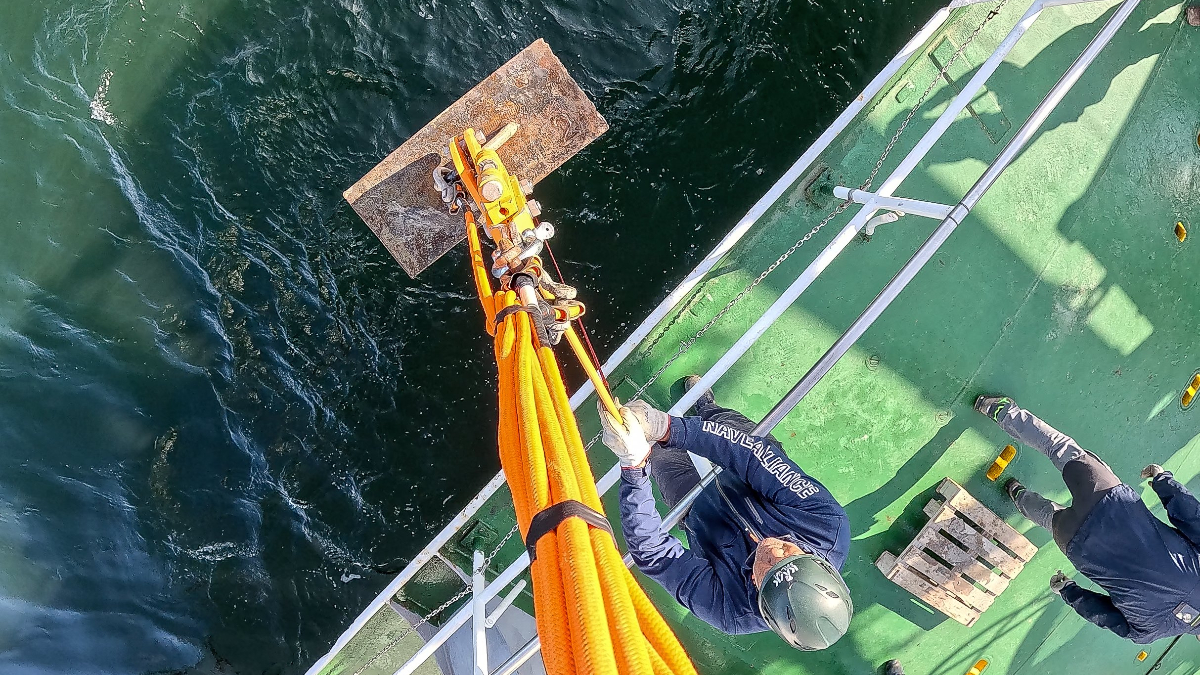 La OTAN usa inteligencia artificial para blindar el mar y proteger cables submarinos
