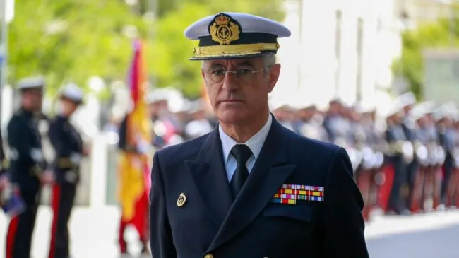 La Armada deja claro a Vox que no combatirá la llegada de cayucos a las costas españolas