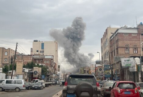 Ascienden a 46 los muertos y 165 los heridos por los bombardeos israelíes en Yemen
