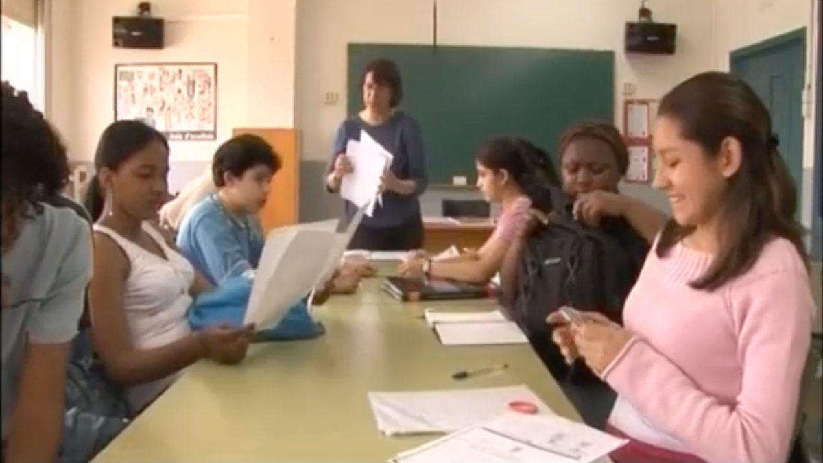 Cataluña eleva un 17% sus ‘aulas de acogida’ para «integrar» a los inmigrantes