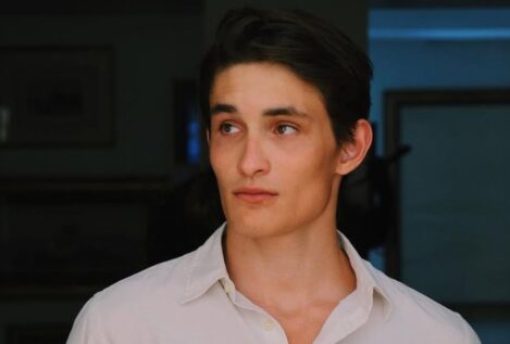 Aurelien Enthoven, el guapísimo hijo de Carla Bruni que intentó ser político y paleontólogo