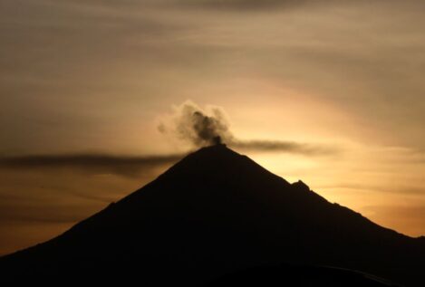 'Bajo el volcán': dos lecturas, dos vidas