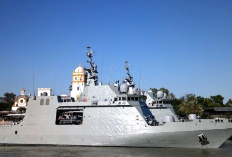 Defensa ordena al ‘Furor’ no entrar en combate aunque Israel ametralle la flotilla de Ada Colau