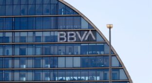 La opa fallida sobre el Sabadell dispara el gasto en publicidad de BBVA: casi 100 millones más