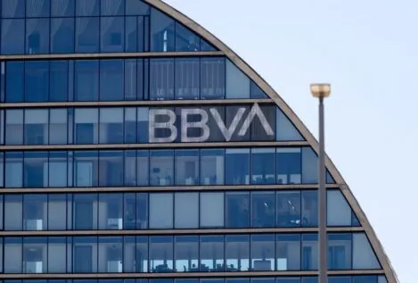 La CNMV autoriza la nueva oferta de BBVA sobre la opa al Sabadell