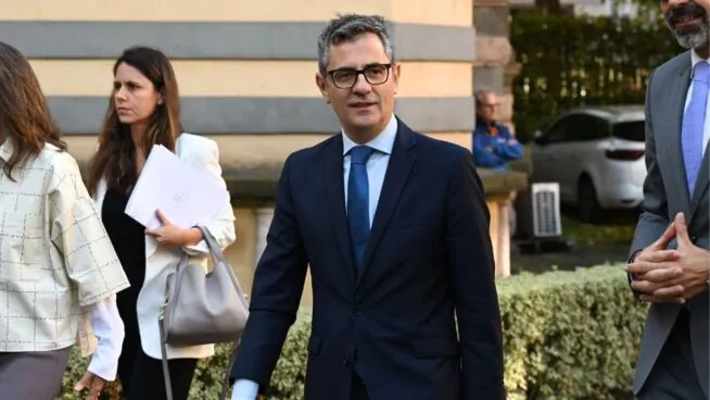 Bolaños ve «xenófobas» las propuestas sobre inmigración de Feijóo, «número dos de Abascal»