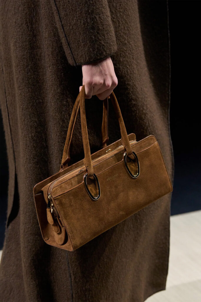Bolso marrón de Armani