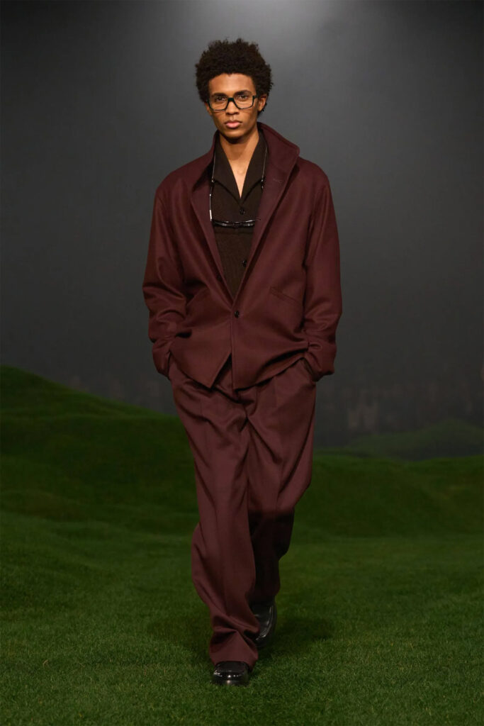 Traje color burdeos de Zegna