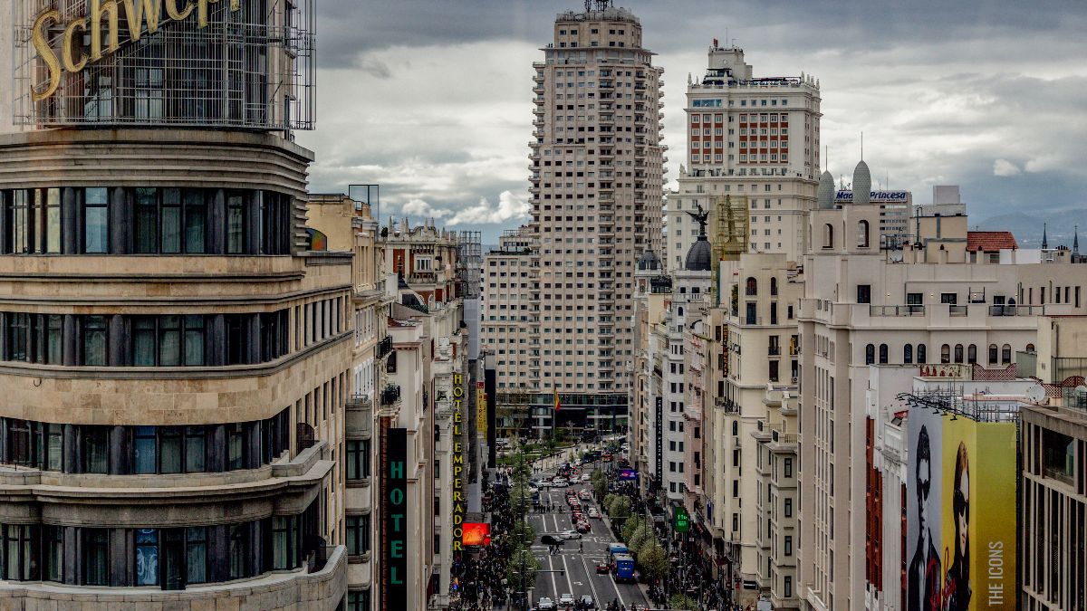 Detenido un hombre atrincherado en la Gran Vía que amenazaba con provocar una explosión