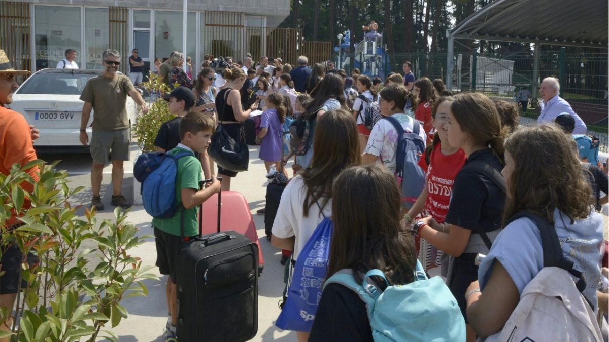 ‘Infierno’ en un campamento ‘trans’: monitores obligaban a niños y niñas a ducharse con ellos