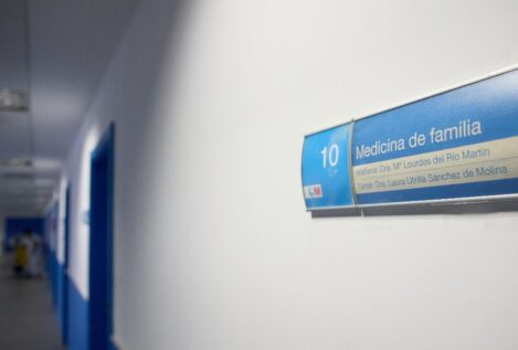 El 41% de los médicos de familia retrasa su jubilación ante la presión del sistema sanitario
