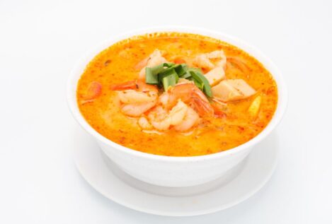 Chupe de langostino: la sopa peruana que contiene pescado y verduras