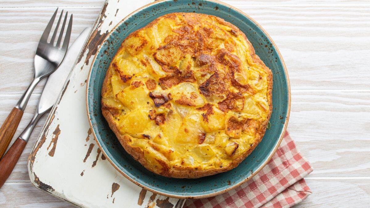 Olvídate de la sartén: así se prepara la tortilla de patatas al microondas