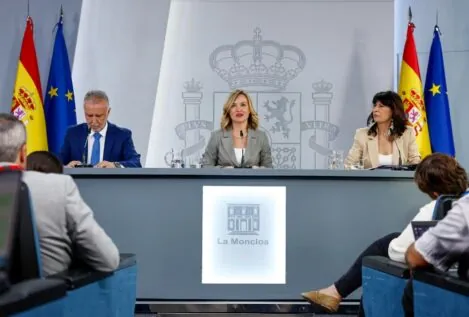 El Gobierno iguala su récord anual de opacidad tres meses antes de acabar 2025