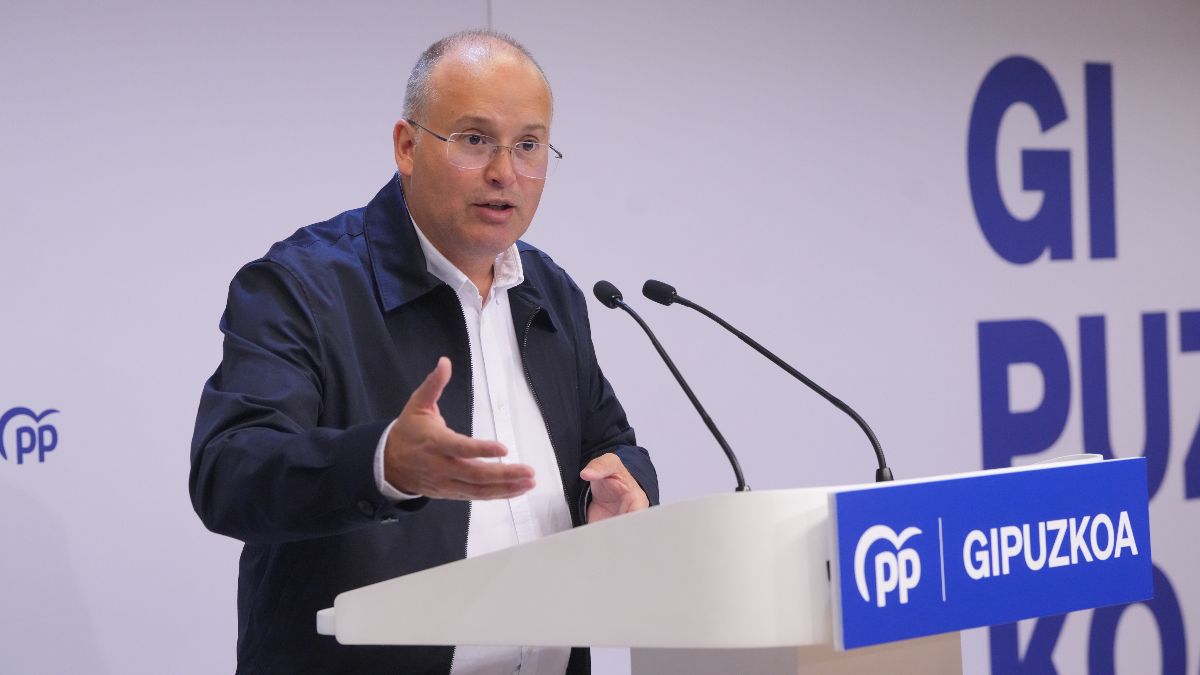 Tellado tacha a Montero de «colaboradora necesaria» en el «saqueo» a los españoles