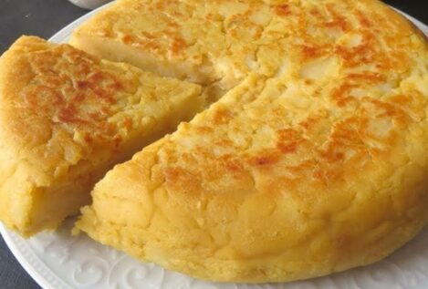 La curiosa tortilla de patata de Castilla-La Mancha que no lleva huevos y sabe igual