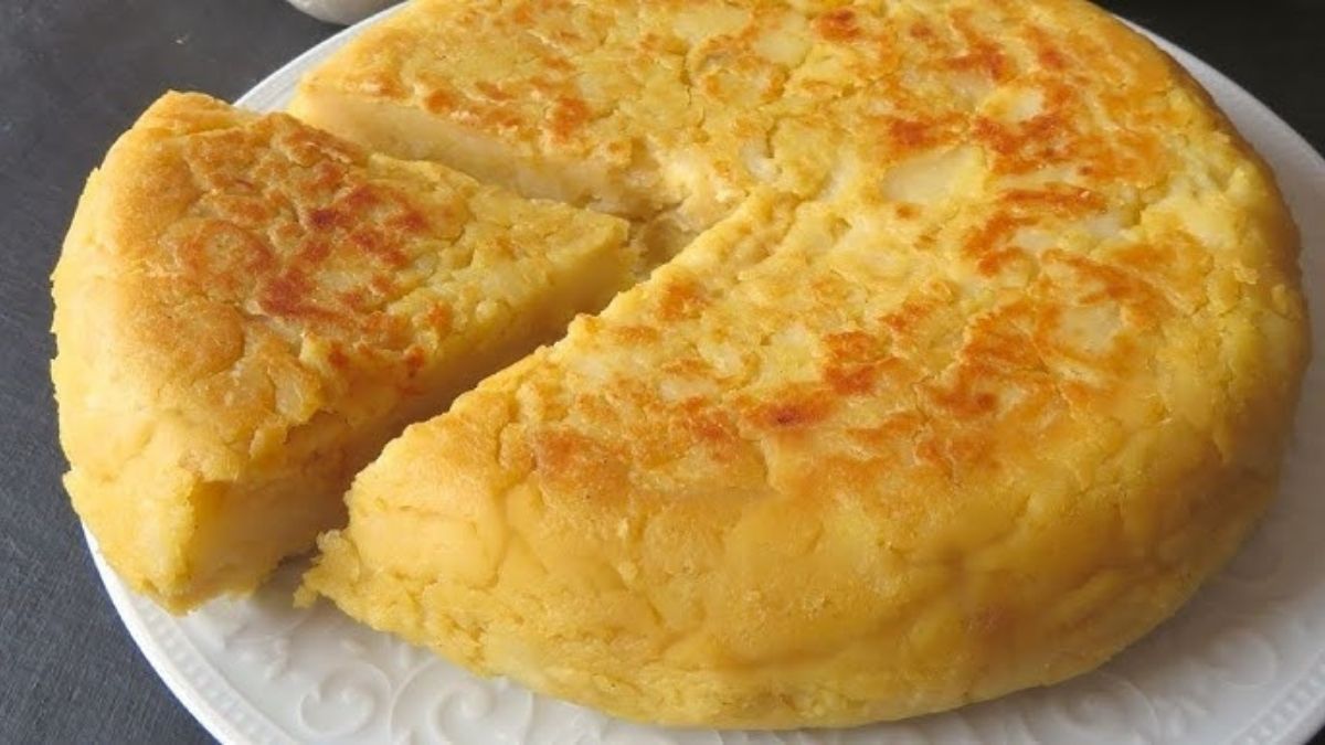 La curiosa tortilla de patata de Castilla-La Mancha que no lleva huevos y sabe igual