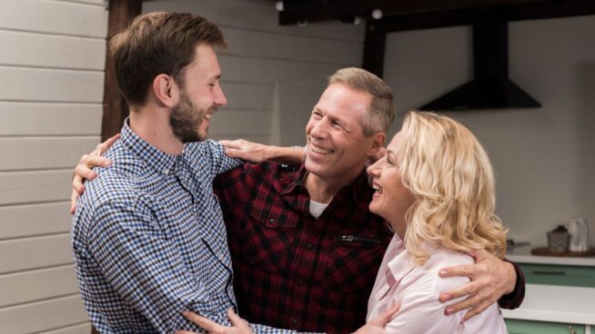 La 'curva de la felicidad' se invierte: los jóvenes ya son más infelices que sus padres