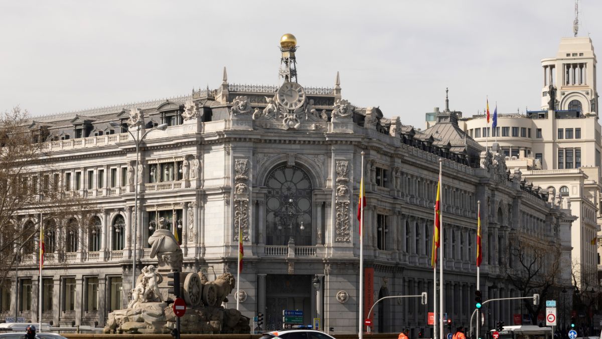 La deuda pública continúa en el 103,4% del PIB, pero marca otro récord en 1,69 billones de euros