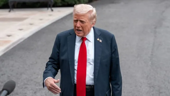 Trump presume de la superioridad del arsenal nuclear de EEUU frente a Rusia y China