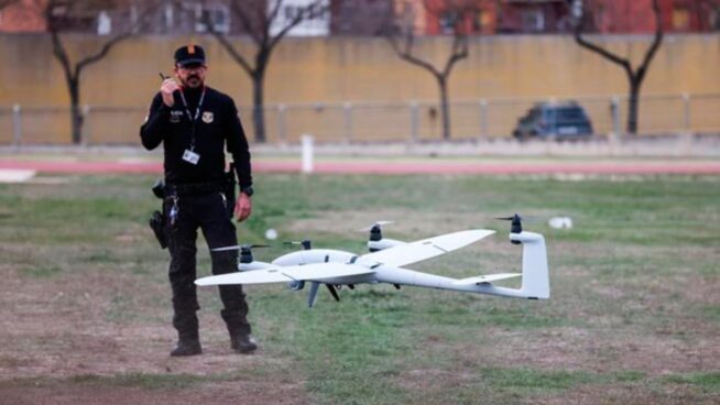 Caos en las cárceles catalanas por la invasión de drones con droga y móviles para presos