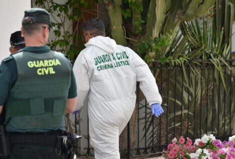 Mata a un hombre y se atrinchera con la mujer del fallecido en Granada