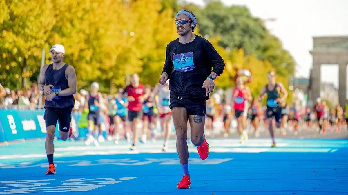 Harry Styles y su lado ‘maratoniano’: tarda menos de 3 horas en correr la maratón de Berlín