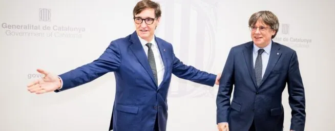 Salvador Illa agasaja con hora y media a Puigdemont en su 'embajada' de Bruselas