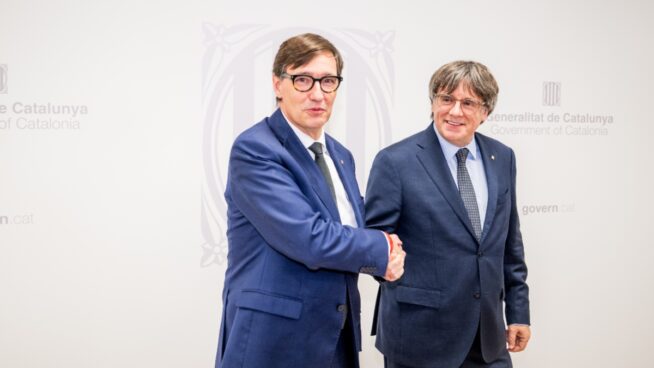 El PSOE niega que la reunión de Illa con Puigdemont busque «allanar» los Presupuestos