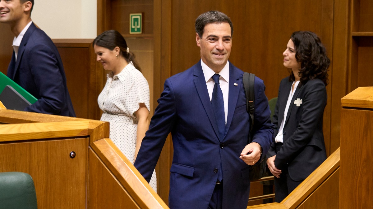 Pradales urge a blindar el autogobierno por si llegan «tiempos oscuros» desde Madrid