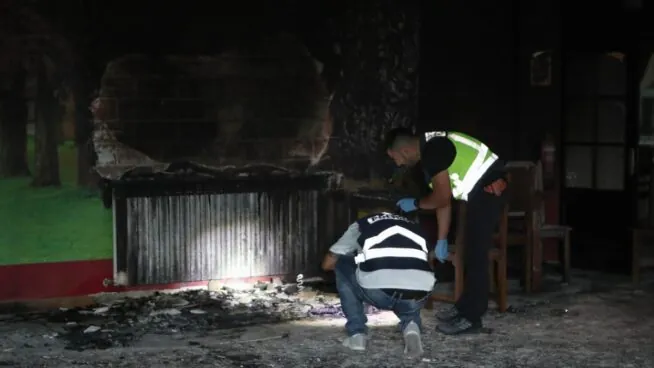 Lanzan explosivos al edificio que será el centro para menores inmigrantes en Monforte (Lugo)
