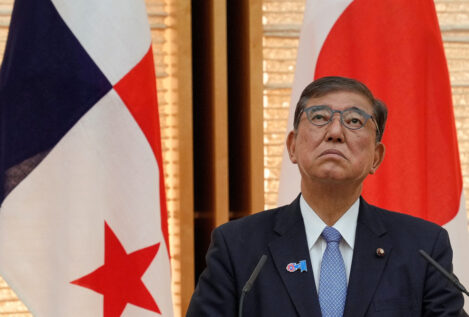 Dimite el primer ministro japonés ante las críticas y divisiones en el seno de su partido